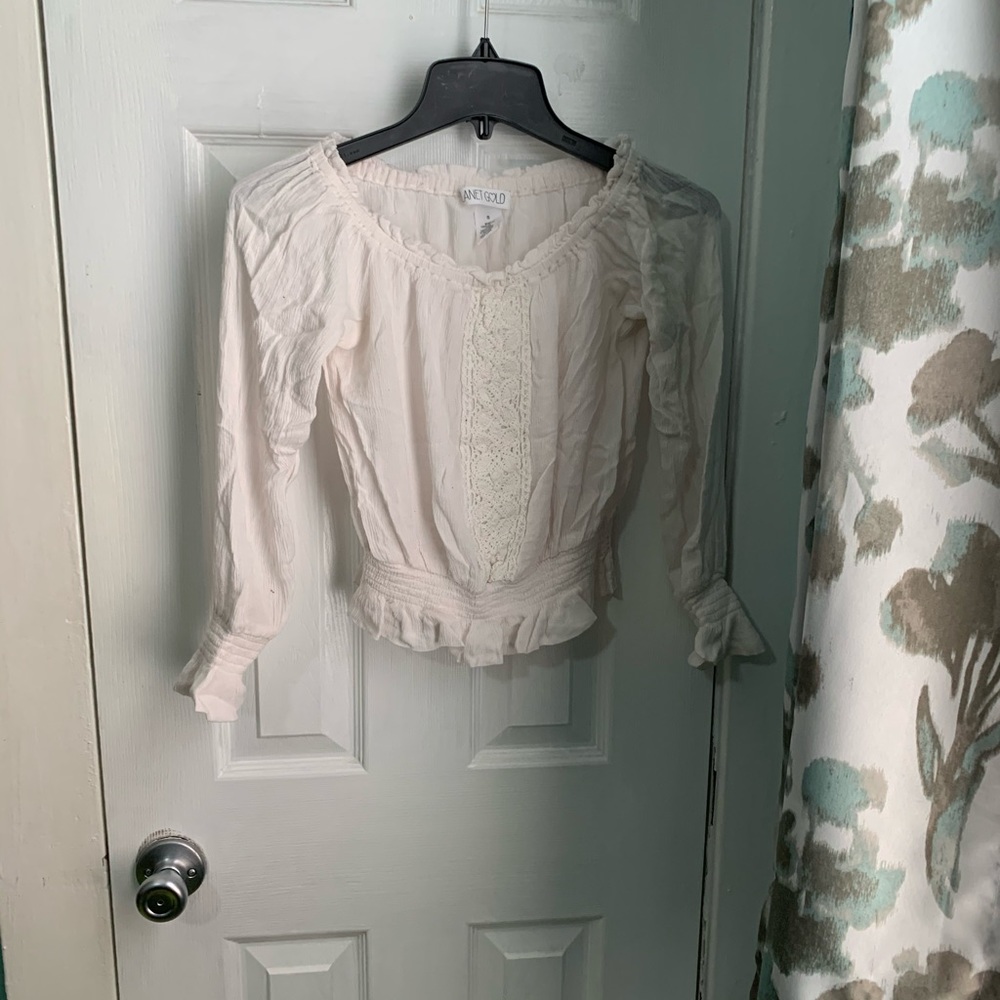 Lace ruffled top
